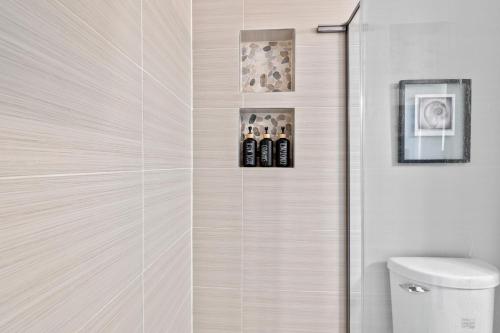 Urban Retreat, Spacious 3BR, Best Location in City in Columbus, USA