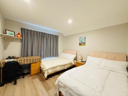 Christchurch Work Friendly Room in Ilam