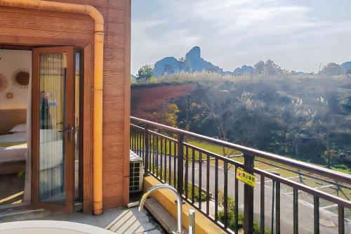 . Yunqi Homestay Danxia Mountain Villa Branch