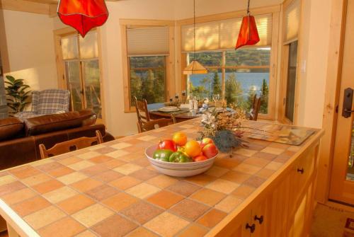Konyha, Suite luxueuse face au Lac Pohenegamook in Pohenegamook (QC)