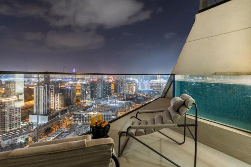 Stylish 1BR with Private Pool Near Circle Mall - image 13