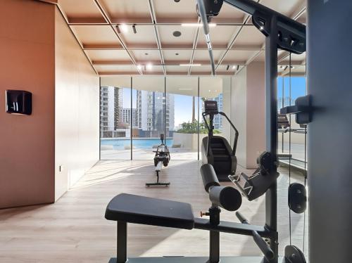 Stylish 1BR with Private Pool Near Circle Mall - image 6