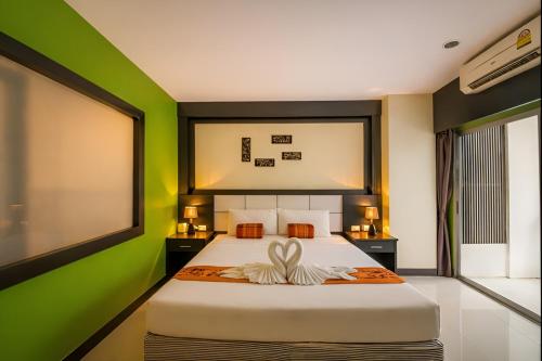 room detail thumbnail 1