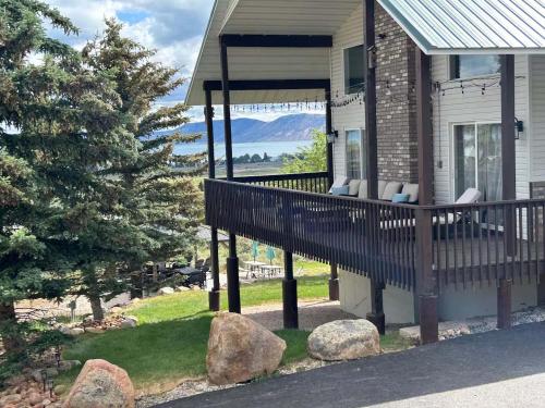 Bear Lake Emerald Retreat with lake view. in Gārdensitija (UT)