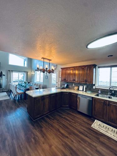 Bear Lake Emerald Retreat with lake view. in Gārdensitija (UT)