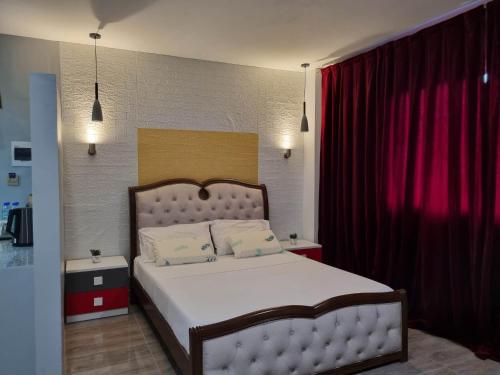 Jewel's Hotel