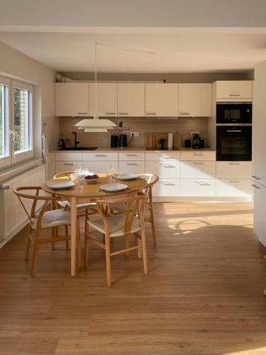 廚房, Haus Dorothea - Ferienwohnung für Vier mit Garten (Haus Dorothea - Ferienwohnung fur Vier mit Garten) in 費爾多夫