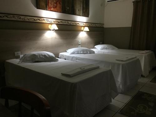 3 twin beds