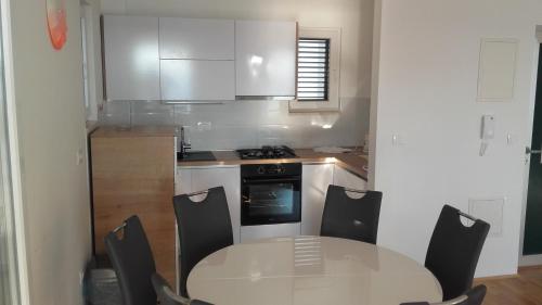 Villa Šiša - image 6