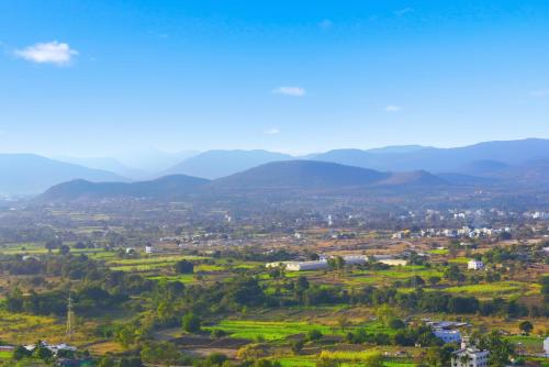 4BHK flat 5 min drive from Oxford Golf Resort Pune – khách sạn tại Lavale
