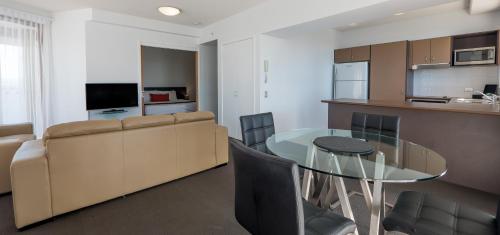 Broadbeach Savannah Resort in Broadbeach