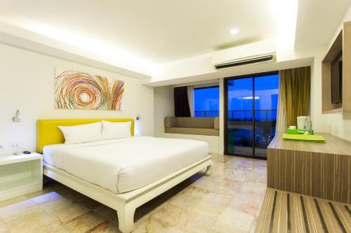 room detail thumbnail 1