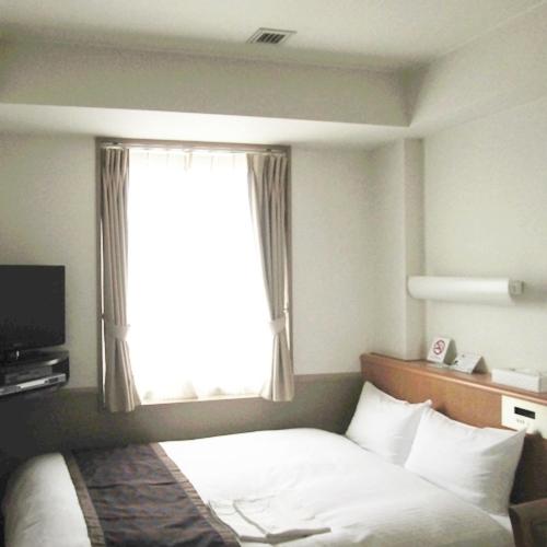 Life Inn Tsuchiura Station East The 2-star Life Inn Tsuchiura Station East offers comfort and convenience whether youre on business or holiday in Ibaraki. Featuring a satisfying list of amenities, guests will find their stay at the