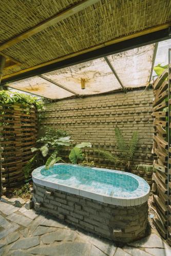 Lia Retreat & Coffee in Hoa Vang