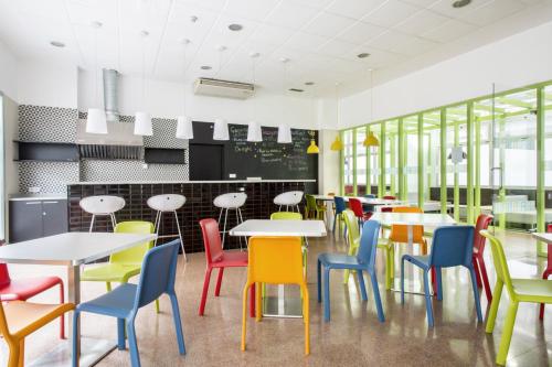 Restaurant, Residencia Universitaria Blas De Otero in Ibaiondo