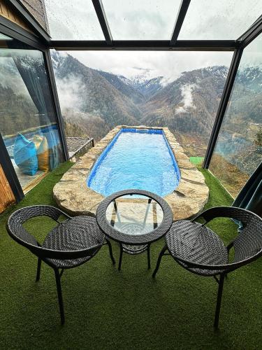 Πισίνα, Eco House Merisi in Acharistskali