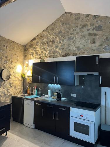 100 m2 Appartement de charme in Laudun-l'Ardoise
