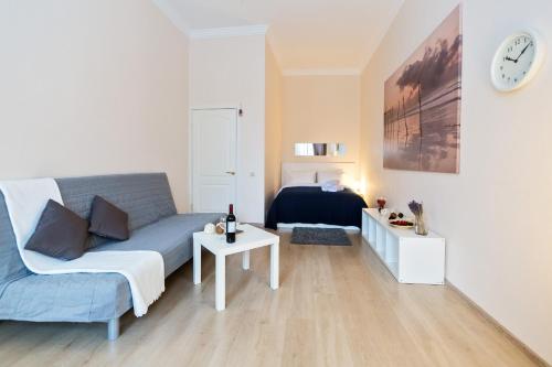 Lux Apartments - Seliverstov Pereulok - image 4