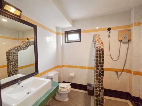 room detail thumbnail 2