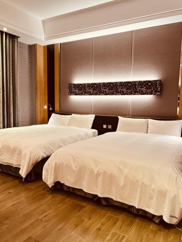 2 double beds