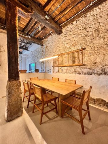 Casa de Piedra y Lombera in Limpias