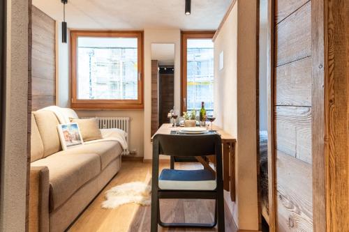 HelloCHALET - The Alpine Suite - Central Studio, Walk to Slopes