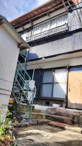 Room104ゲストハウスイン湯河原元芸子の宿