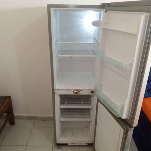 อาหารและเครื่องดื่ม, Chez Bernard in ลิเบรวีลล์
