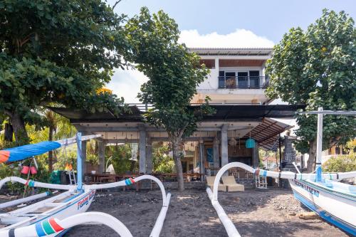 Amed Beach Resort