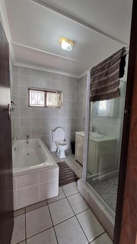 Oceans Rise 10-Sleeper Coastal Family Home in Pumula, KZN South Coast in Pumula