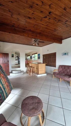 Oceans Rise 10-Sleeper Coastal Family Home in Pumula, KZN South Coast in Pumula