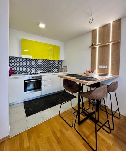 Cozy & Modern apartment with full amenities