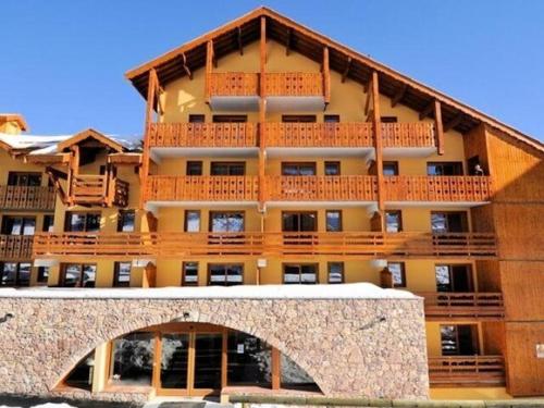 Appartement cosy, 5 pers, proche pistes, piscine & sauna, wifi inclus - FR-1-330-446 (Appartement cosy 2 pieces avec balcon, piscine, sauna et acces direct aux pistes - 5 couchages, Riso) in Risoul