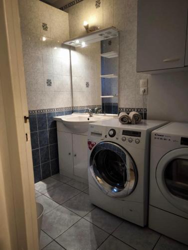 Bel Appartement Lumineux, 70m2, 3 Chambres, Proche Zenith et Hippodrome de Caen in 拉葛拉斯德都