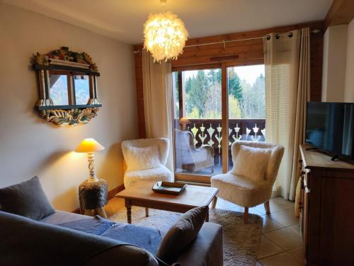 Spacieux T3, 6 pers, calme, balcon, parking, casier à skis, navette à 150m - FR-1-572-278 - Location saisonnière - Arâches-la-Frasse
