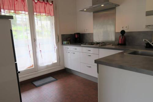 Appartement VUE SUR MER avec terrasse plage de Trestraou à PERROS-GUIREC - Ref 861 - image 4