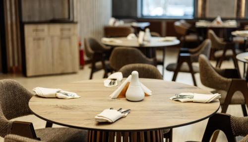 West Plaza Hotel in Uralsk