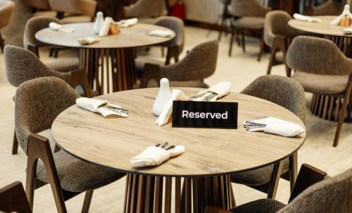Restaurant, West Plaza Hotel in Uralsk