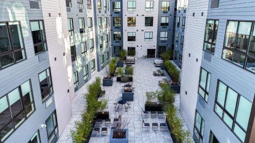 บริการและสิ่งอำนวยความสะดวก, Landing Incredible 2BD Rooftop Lounge in การ์เตอเรต (NJ)