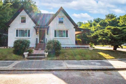 Memphis Star - Cozy Remodeled Central near Cooper-Young Historic District