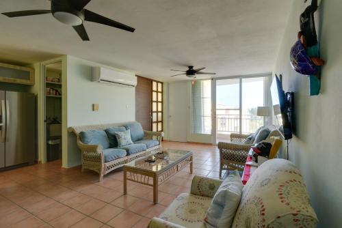 Steps to Community Beach Loíza Resort Condo (Steps to Community Beach Loiza Resort Condo) in 洛伊薩