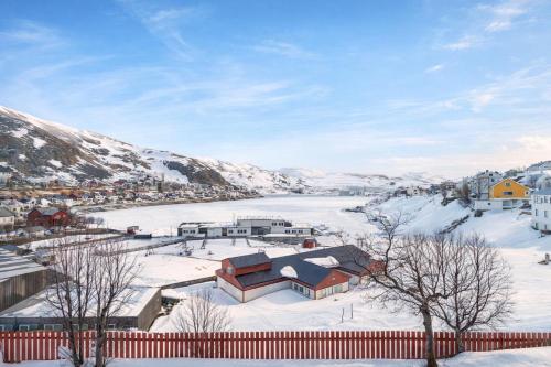 Kilátás, Central Homestay with View and Easy Access in Hammerfest