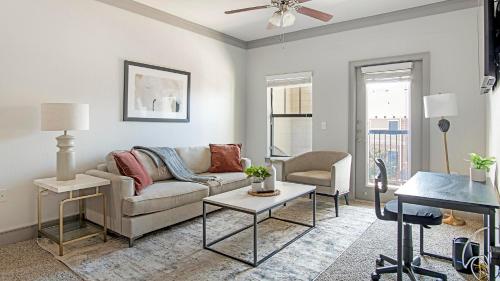 Einrichtungen, Landing Stunning 3BD Gym Pool in Plano (TX)