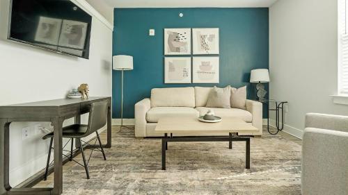 Landing Apartments - Chestnut Farm – khách sạn tại Providence Estates East