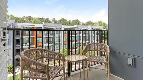 Facilities, Landing Modern Studio Clubhouse Pool in Kirkwood
