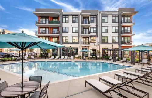 Facilities, Landing Modern Studio Clubhouse Pool in Kirkwood