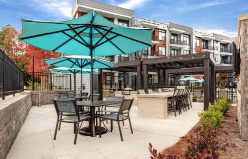 Facilities, Landing Modern Studio Clubhouse Pool in Kirkwood