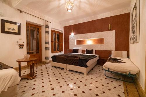 room detail thumbnail 1