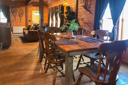 The Olde Homestead with Fire Pit and Mountain Views! in Coudersport, USA