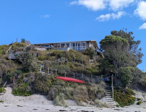 Gorgeous Beach House in Maketu
